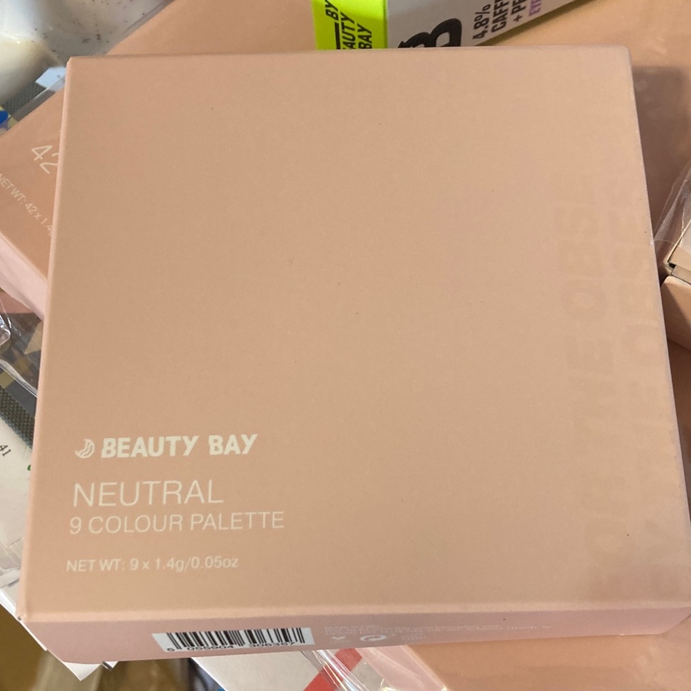 Beauty Bay Neutral 9 Colour Palette - Picture 2 of 4